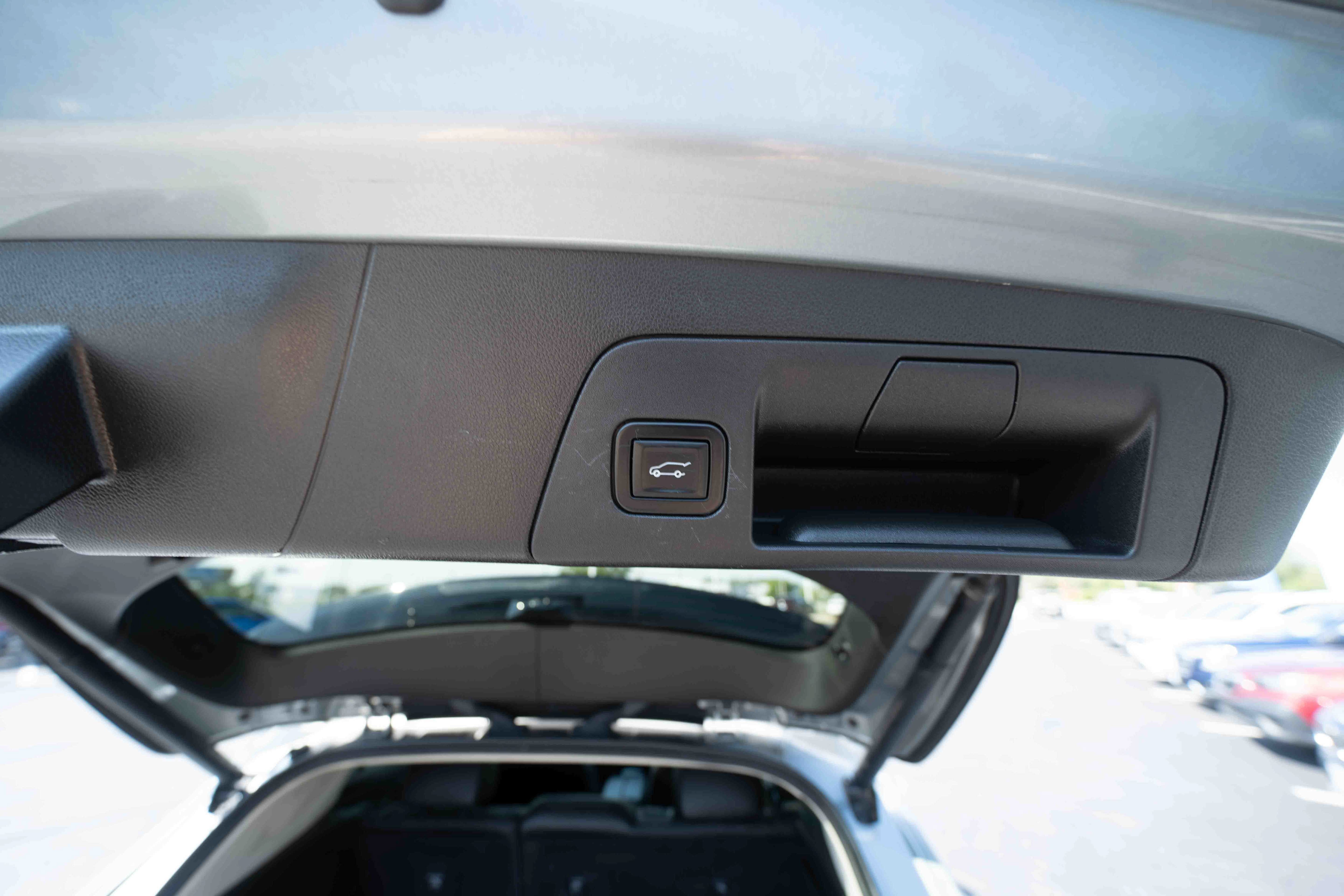 Used 2023 Buick Envision Avenir AWD/4WD image 29