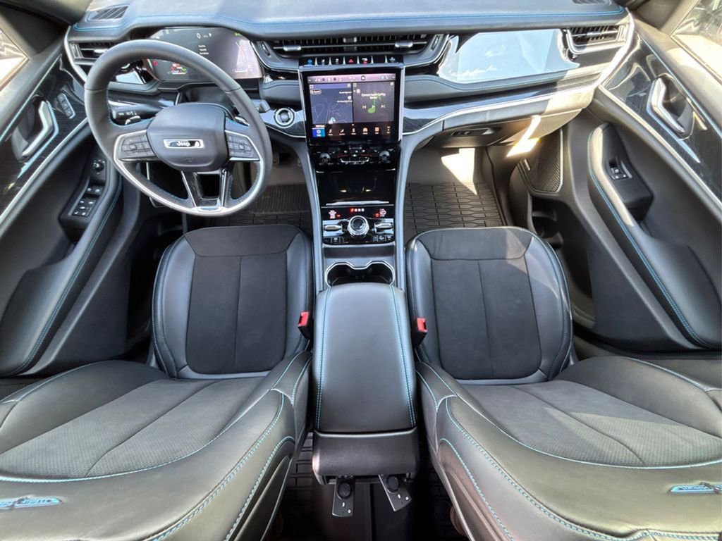 Used 2024 Jeep Grand Cherokee Trailhawk w/ Advanced Protech Group II image 24