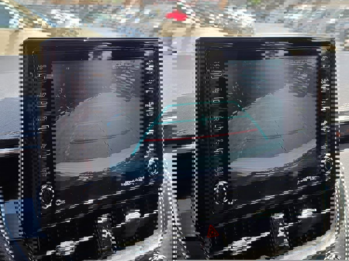 Used 2020 Toyota Corolla XLE FWD image 33