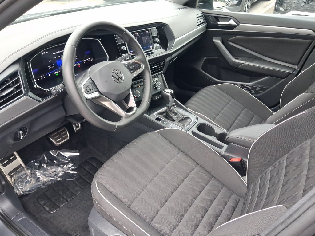 Certified 2024 Volkswagen Jetta Sport FWD image 17