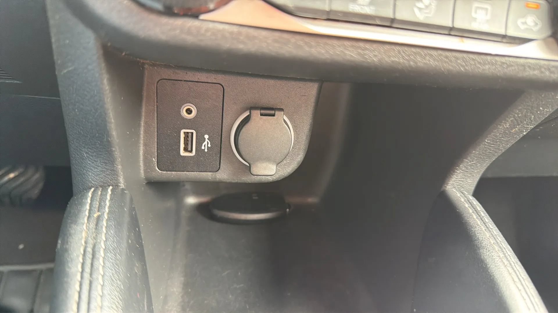 Used 2020 Nissan Kicks SR w/ SR Premium Package FWD image 19