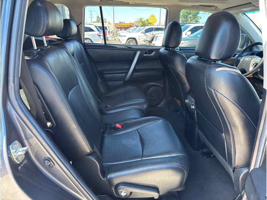 Used 2013 Toyota Highlander SE AWD/4WD image 21