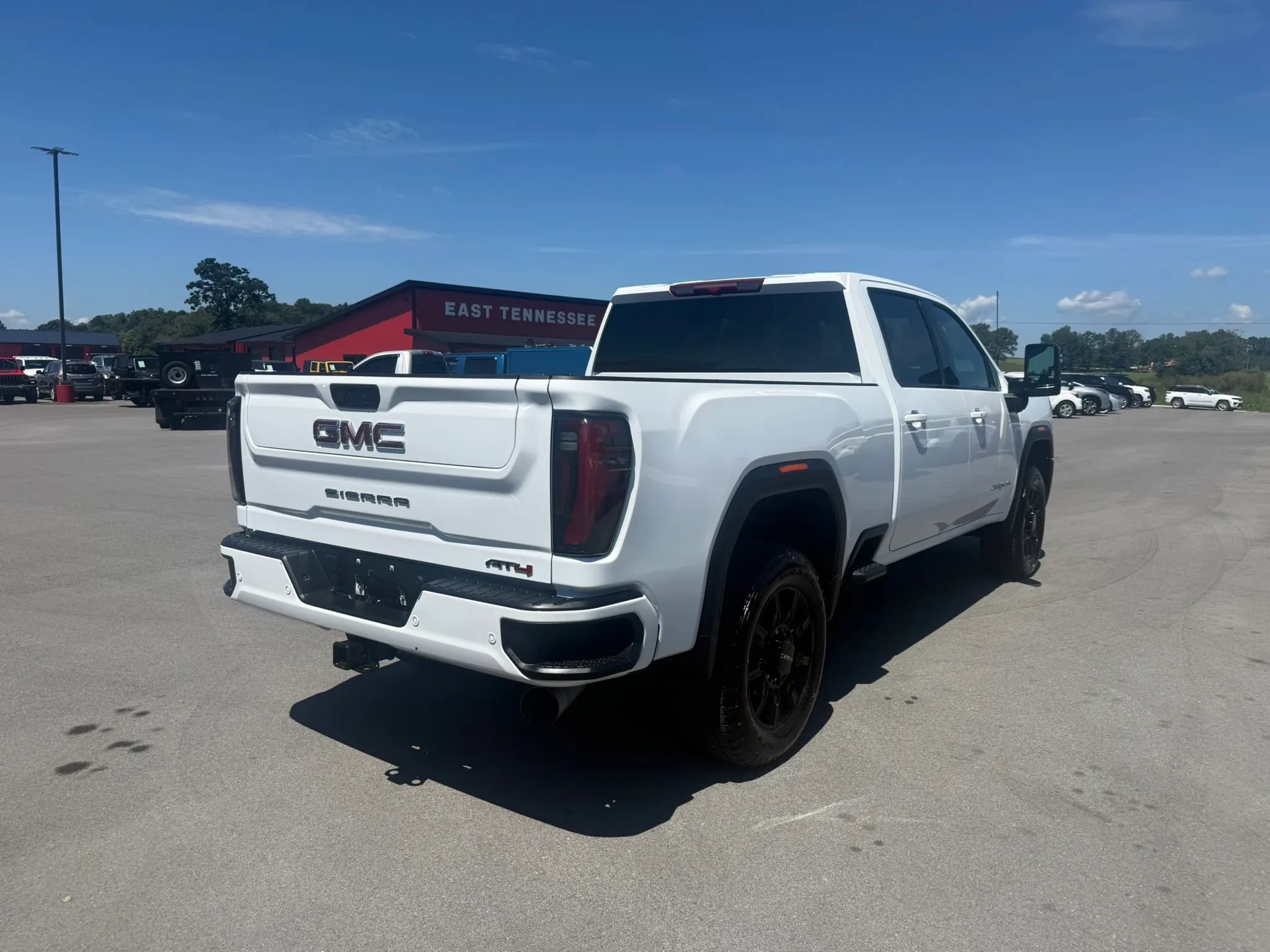 Used 2025 GMC Sierra 2500 AT4 AWD/4WD image 4