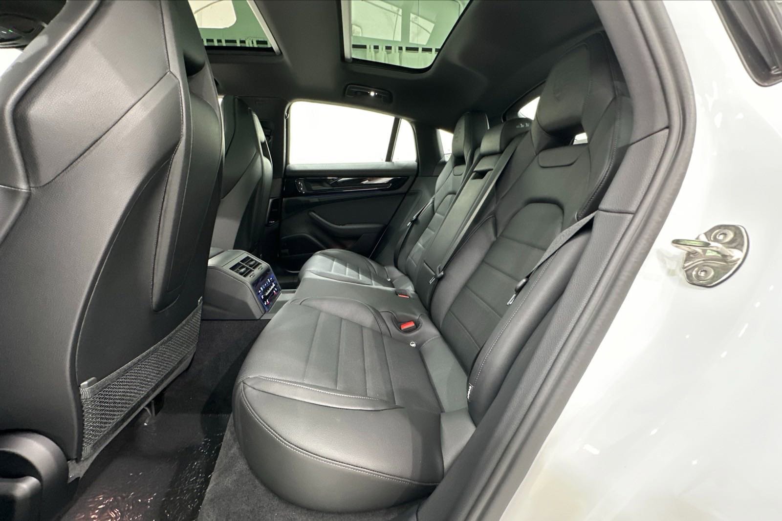 Certified 2024 Porsche Panamera 4 image 15