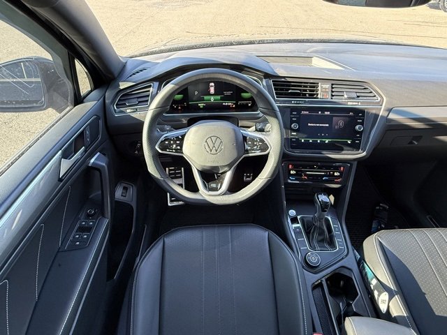 Used 2022 Volkswagen Tiguan SE R-Line image 20