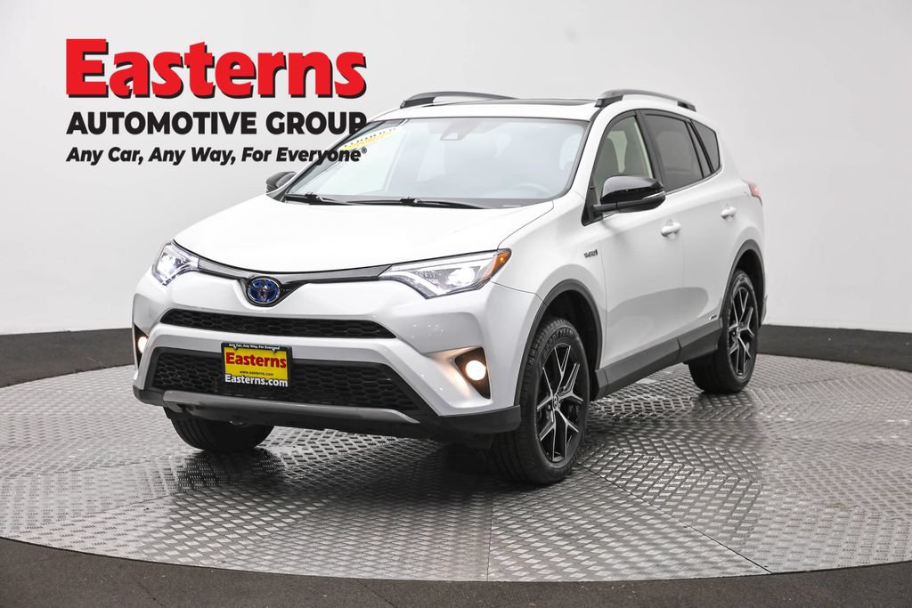 Used 2018 Toyota RAV4 SE AWD/4WD image 1