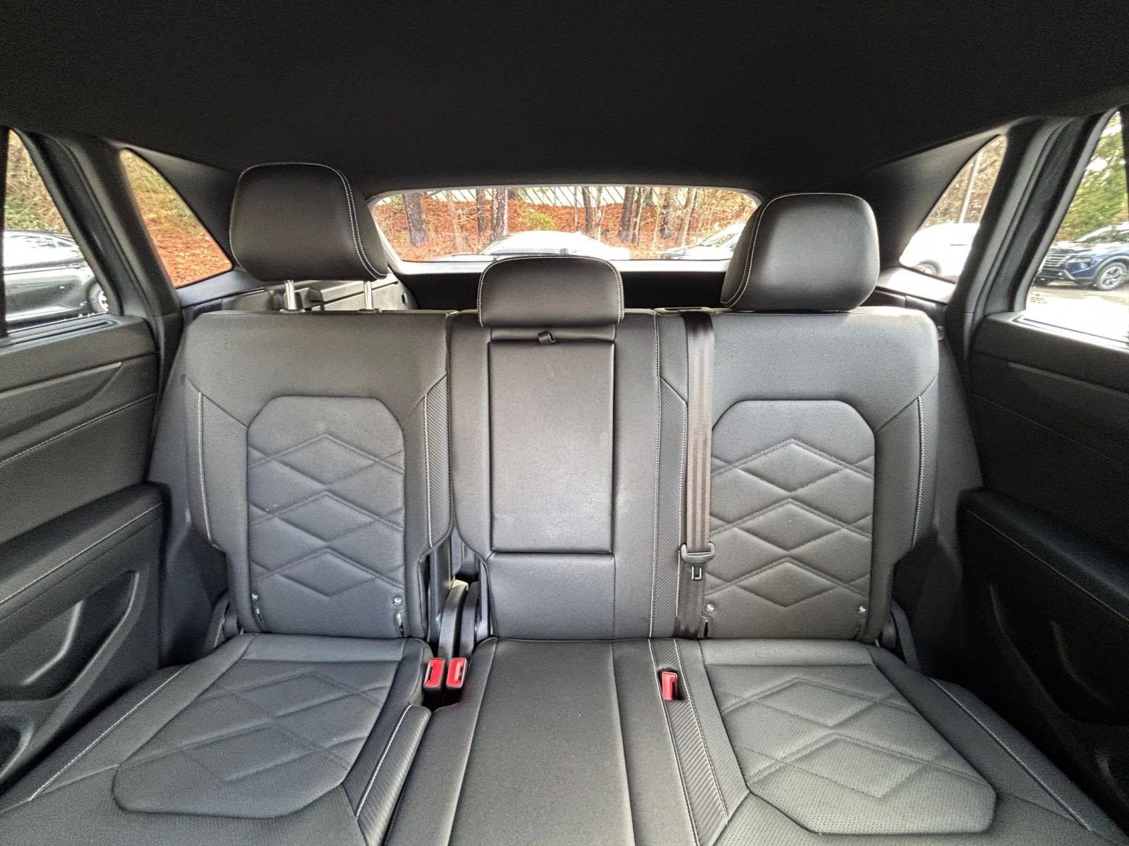 Used 2025 Volkswagen Atlas Cross Sport SE FWD image 40