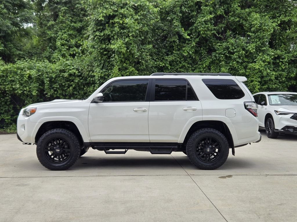 Used 2018 Toyota 4Runner TRD Off-Road AWD/4WD image 7