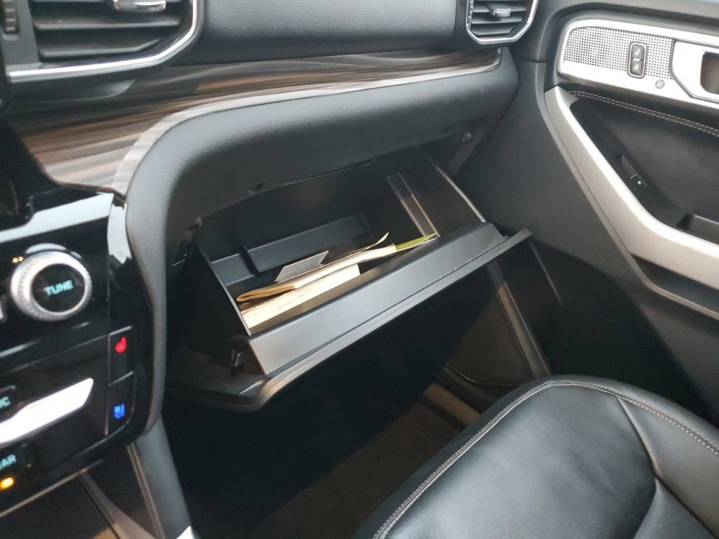 Used 2022 Ford Explorer Limited w/ Equipment Group 301A image 22