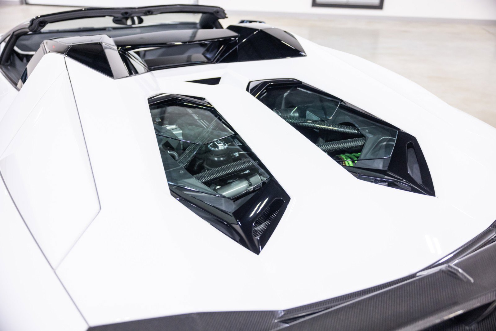 Used 2019 Lamborghini Aventador S image 19