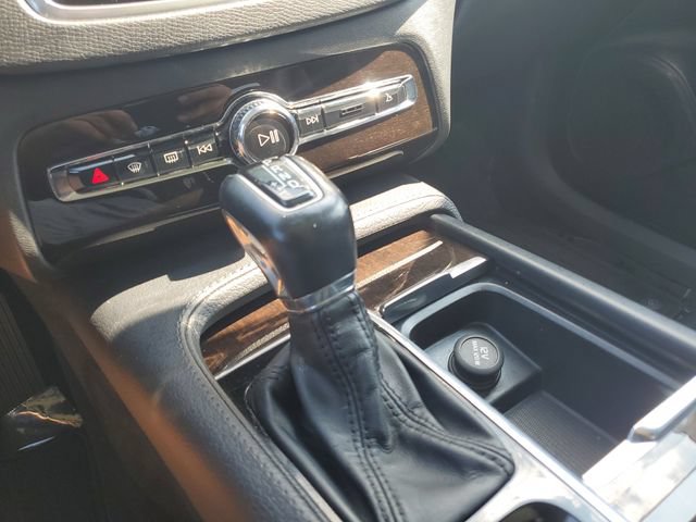 Used 2019 Volvo XC90 T6 Momentum AWD/4WD image 28