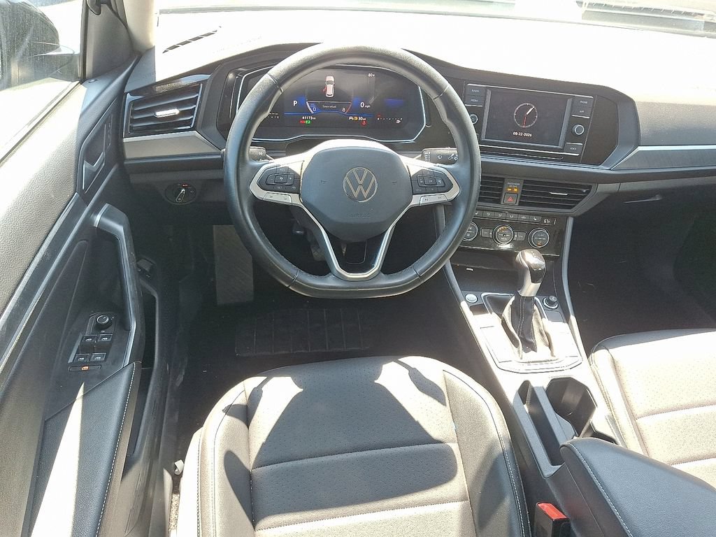 Used 2024 Volkswagen Jetta SE FWD image 11