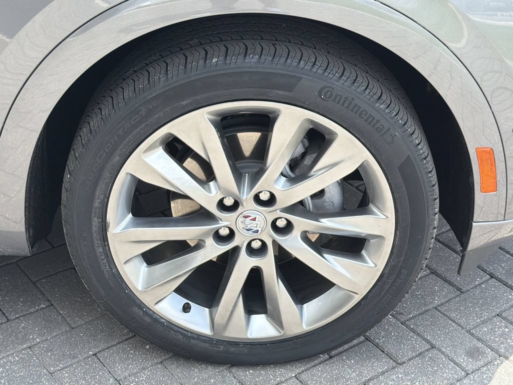 Certified 2022 Buick Envision Avenir w/ Technology Package II FWD image 10
