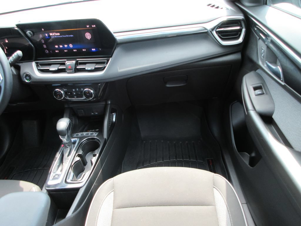 Certified 2024 Chevrolet TrailBlazer LT w/ Convenience Package FWD image 16