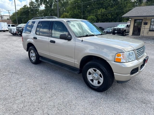 Used 2004 Ford Explorer XLT AWD/4WD image 4