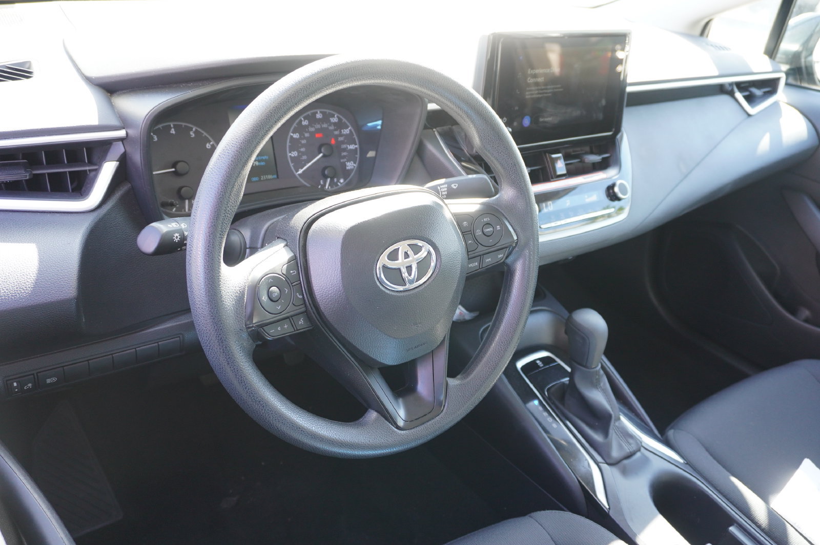 Certified 2025 Toyota Corolla LE FWD image 7