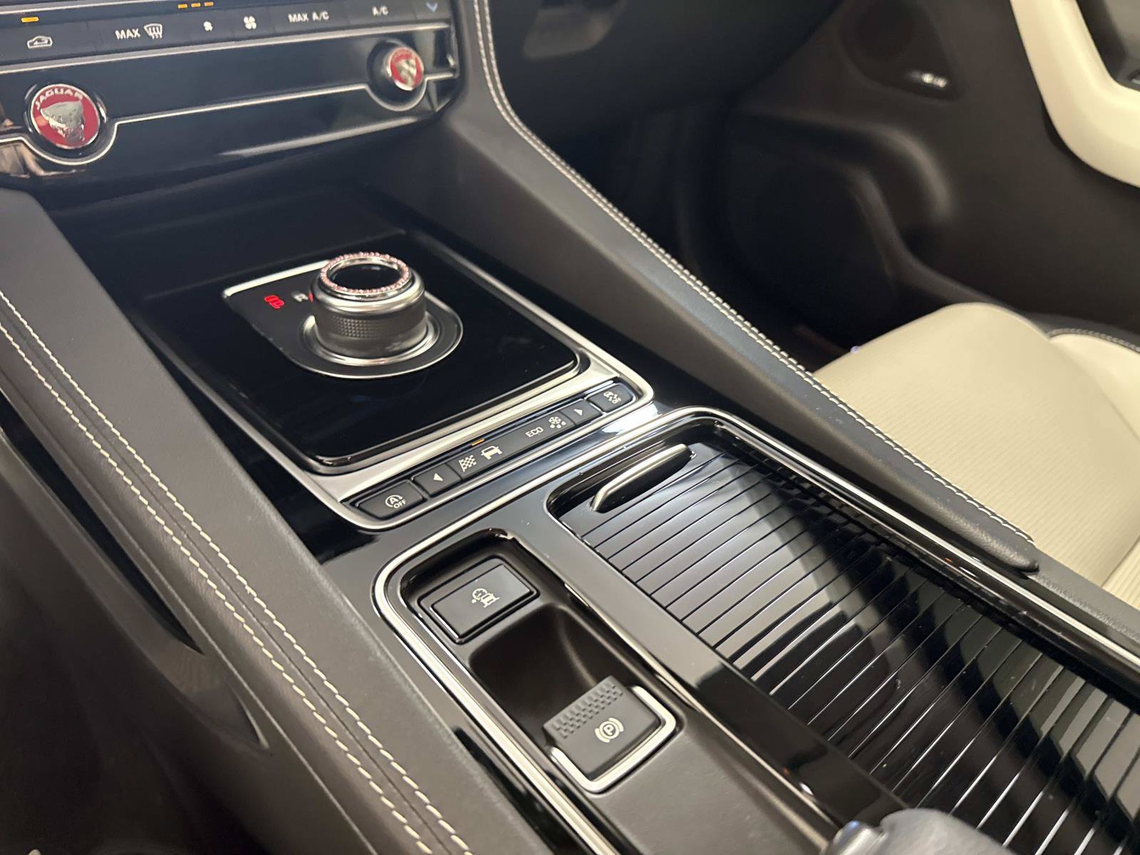 Used 2020 Jaguar F-PACE R-Sport AWD/4WD image 26