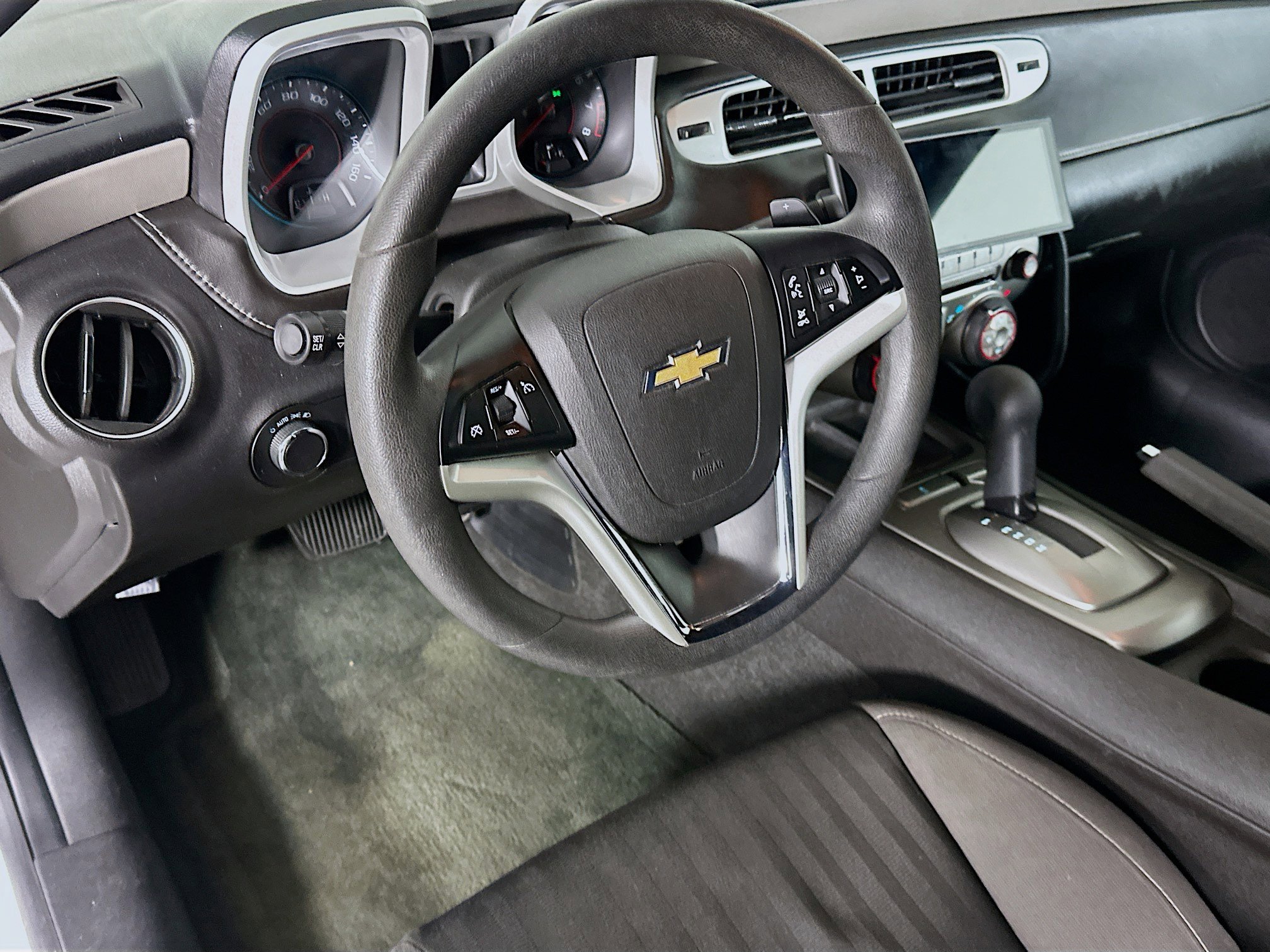 Used 2015 Chevrolet Camaro LS RWD image 17