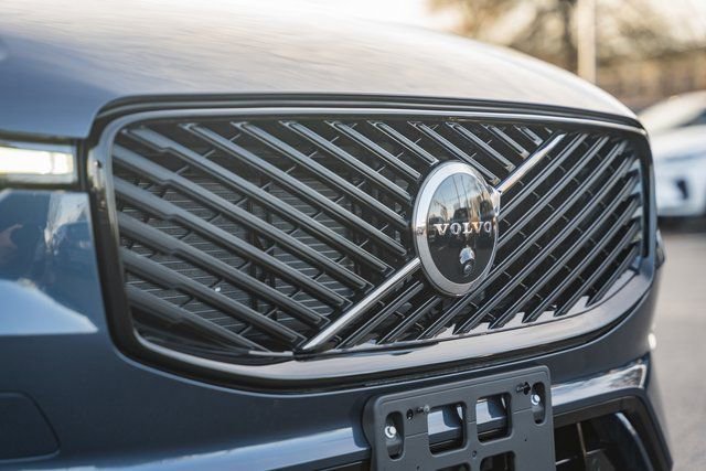 New 2026 Volvo XC60 B5 Ultra w/ Protection Package Premier image 11