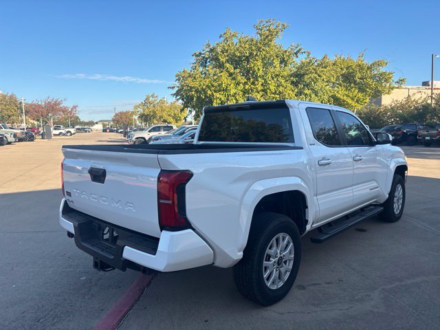 Used 2025 Toyota Tacoma SR5 AWD/4WD image 5