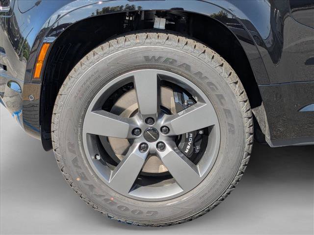 New 2026 Land Rover Defender 130 V8 image 10