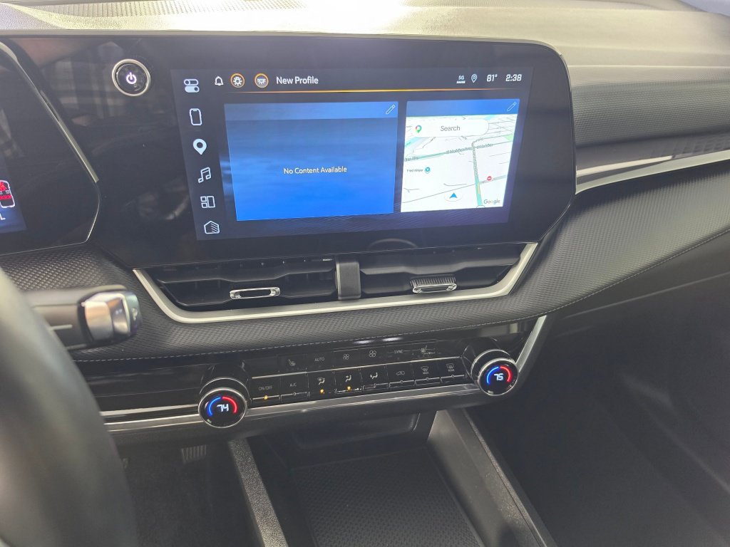 Used 2025 Chevrolet Equinox LT w/ Convenience Package II FWD image 17