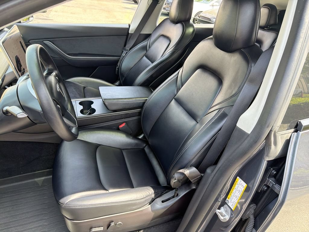 Used 2022 Tesla Model Y Long Range AWD/4WD image 13