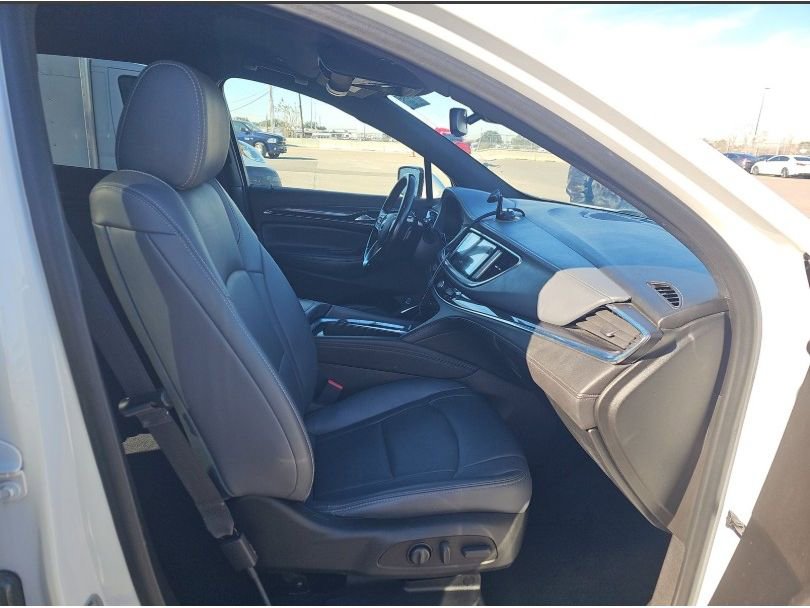 Used 2022 Buick Enclave Essence image 24