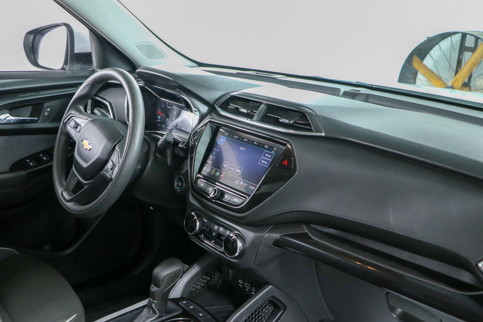 Used 2023 Chevrolet TrailBlazer LT w/ Convenience Package FWD image 25