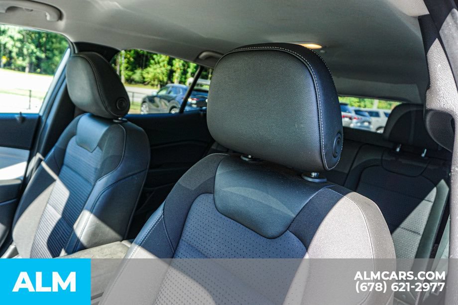 Used 2025 Chevrolet Trax LT FWD image 17