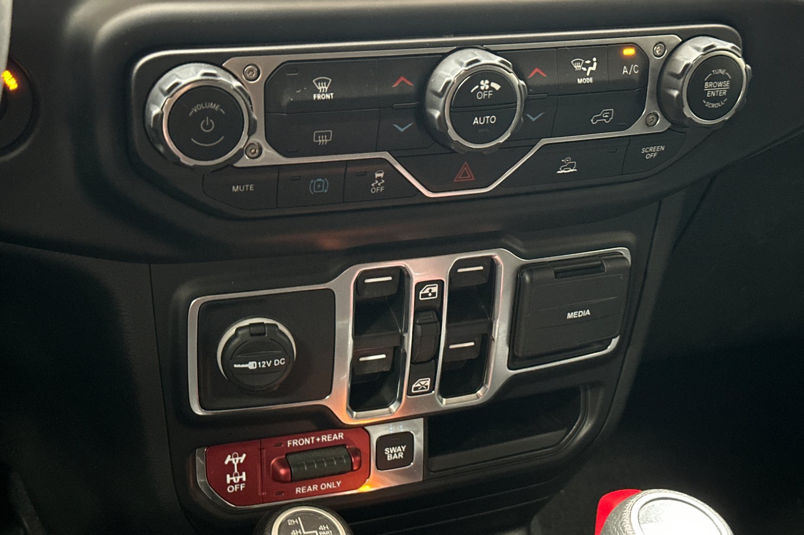 Used 2023 Jeep Wrangler Unlimited Rubicon 4xe AWD/4WD image 26