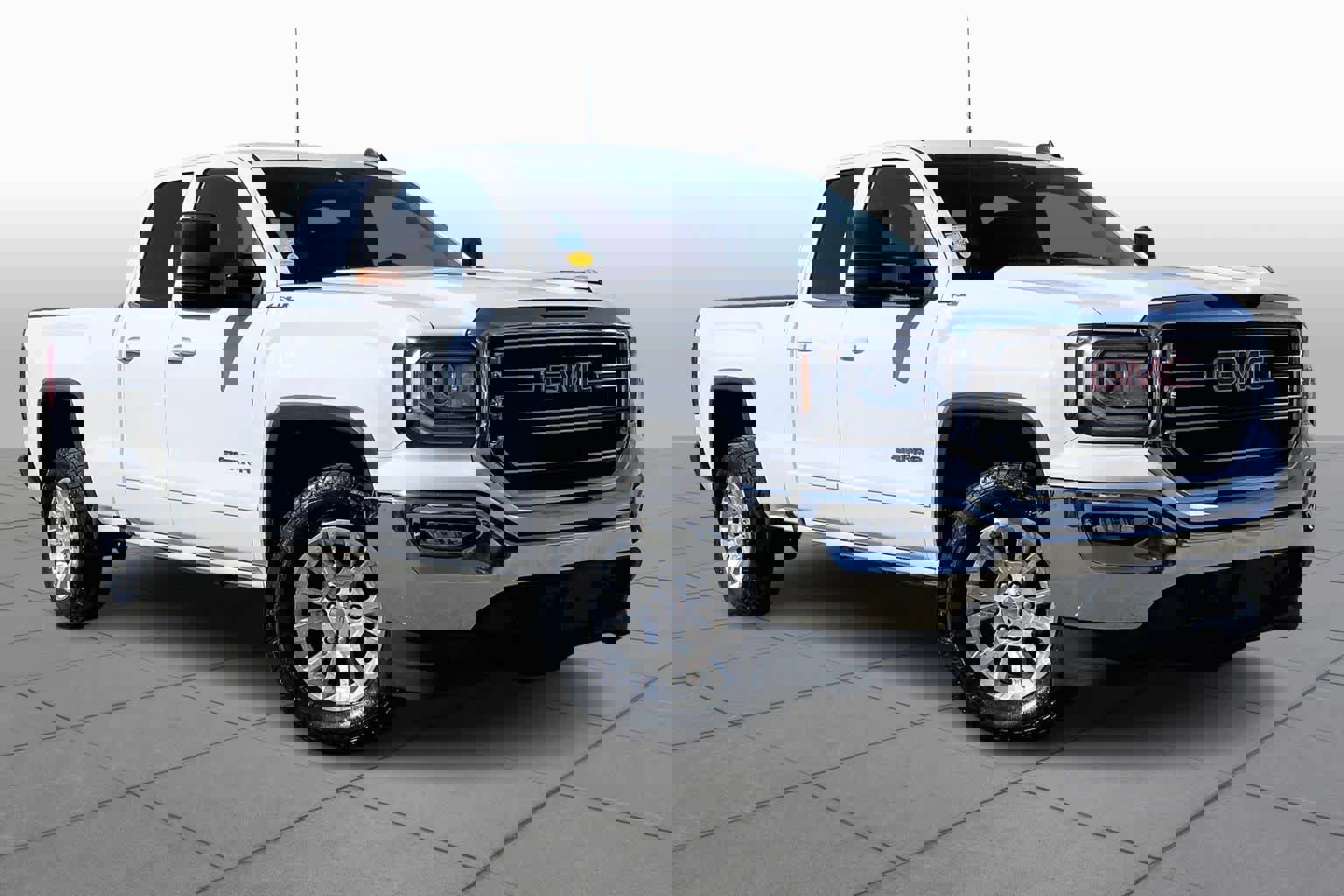 Used 2017 GMC Sierra 1500 SLE w/ SLE Value Package image 2