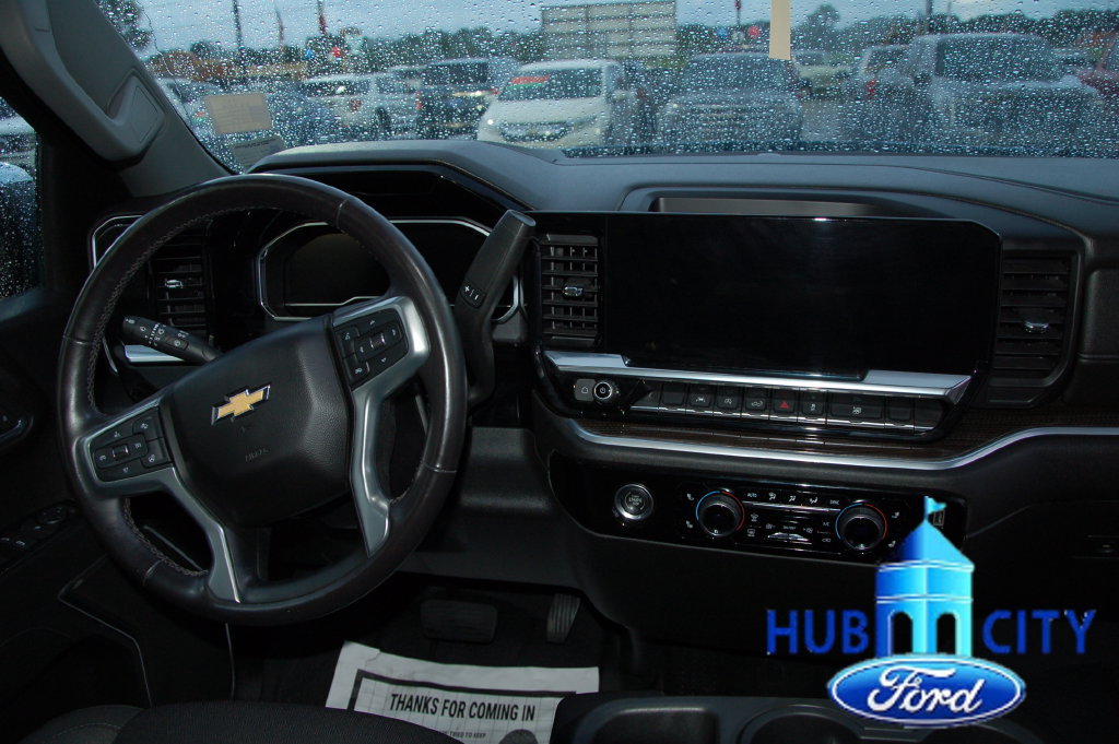 Used 2022 Chevrolet Silverado 1500 LT RWD image 19