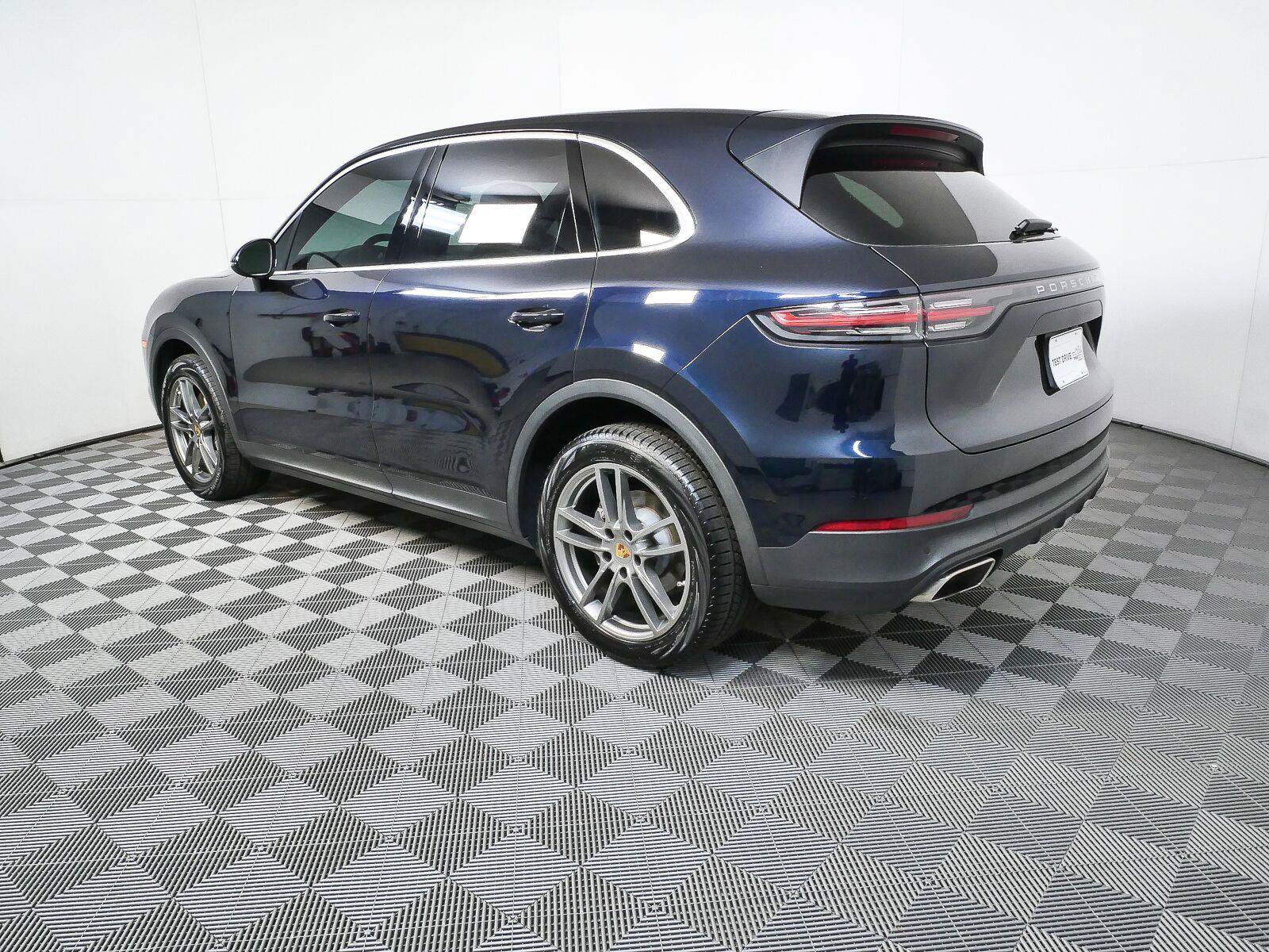 Certified 2021 Porsche Cayenne AWD/4WD image 3
