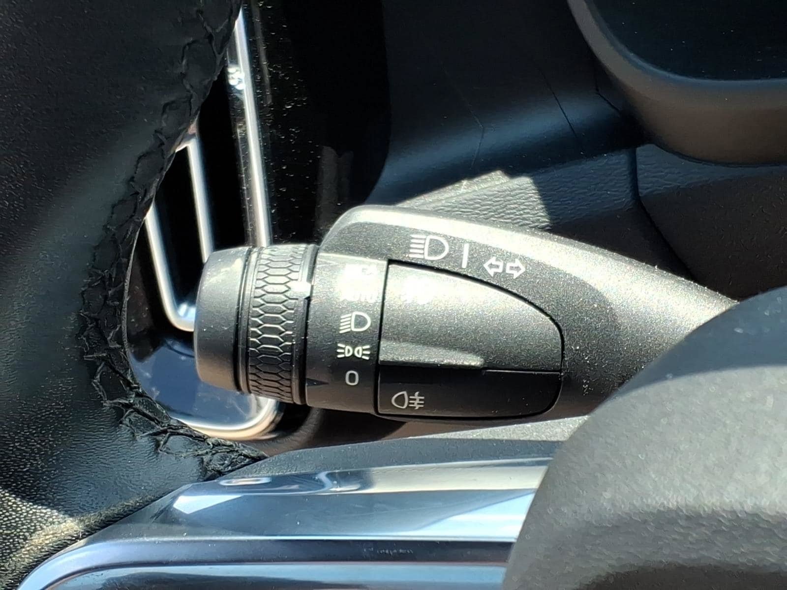 Certified 2023 Volvo C40 P8 Recharge Ultimate AWD/4WD image 19