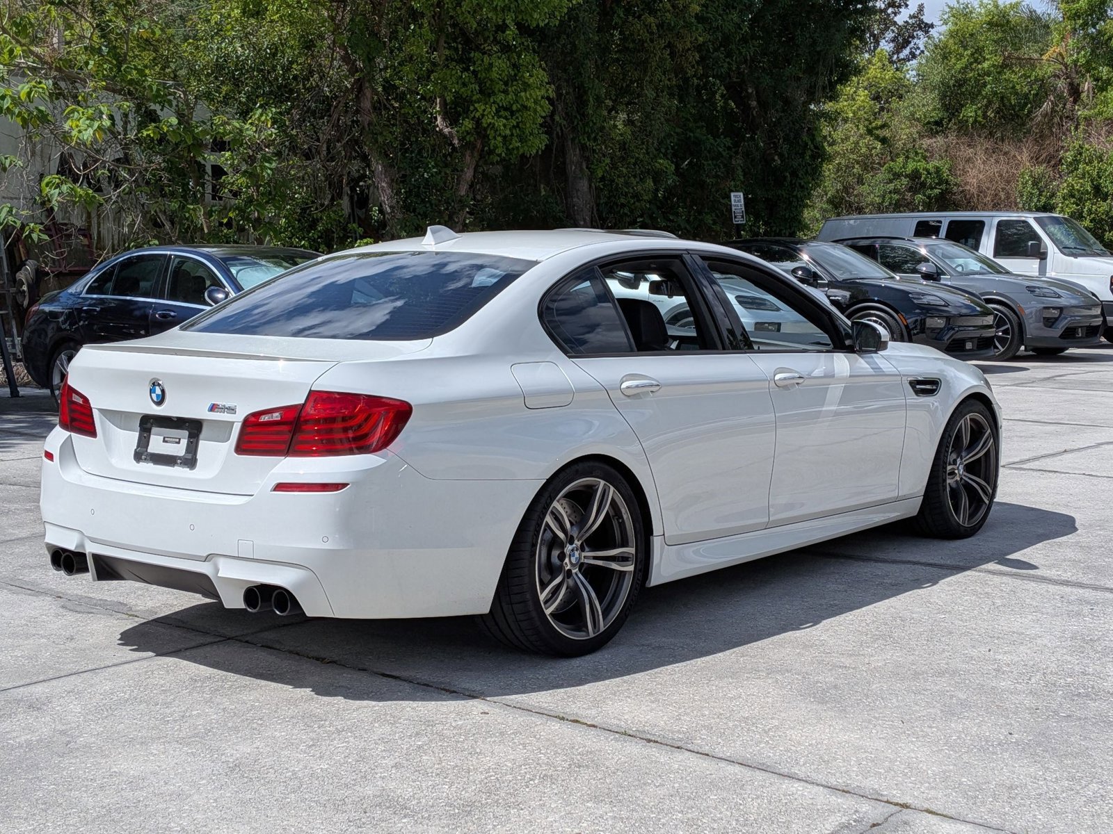 Used 2014 BMW M5 RWD image 8