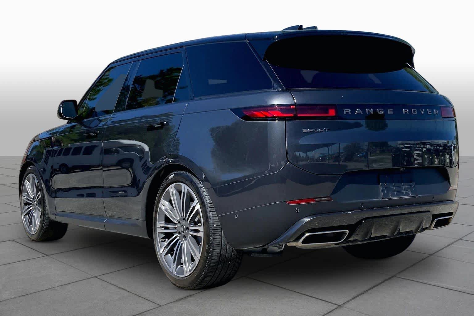 Used 2025 Land Rover Range Rover Sport SE AWD/4WD image 12