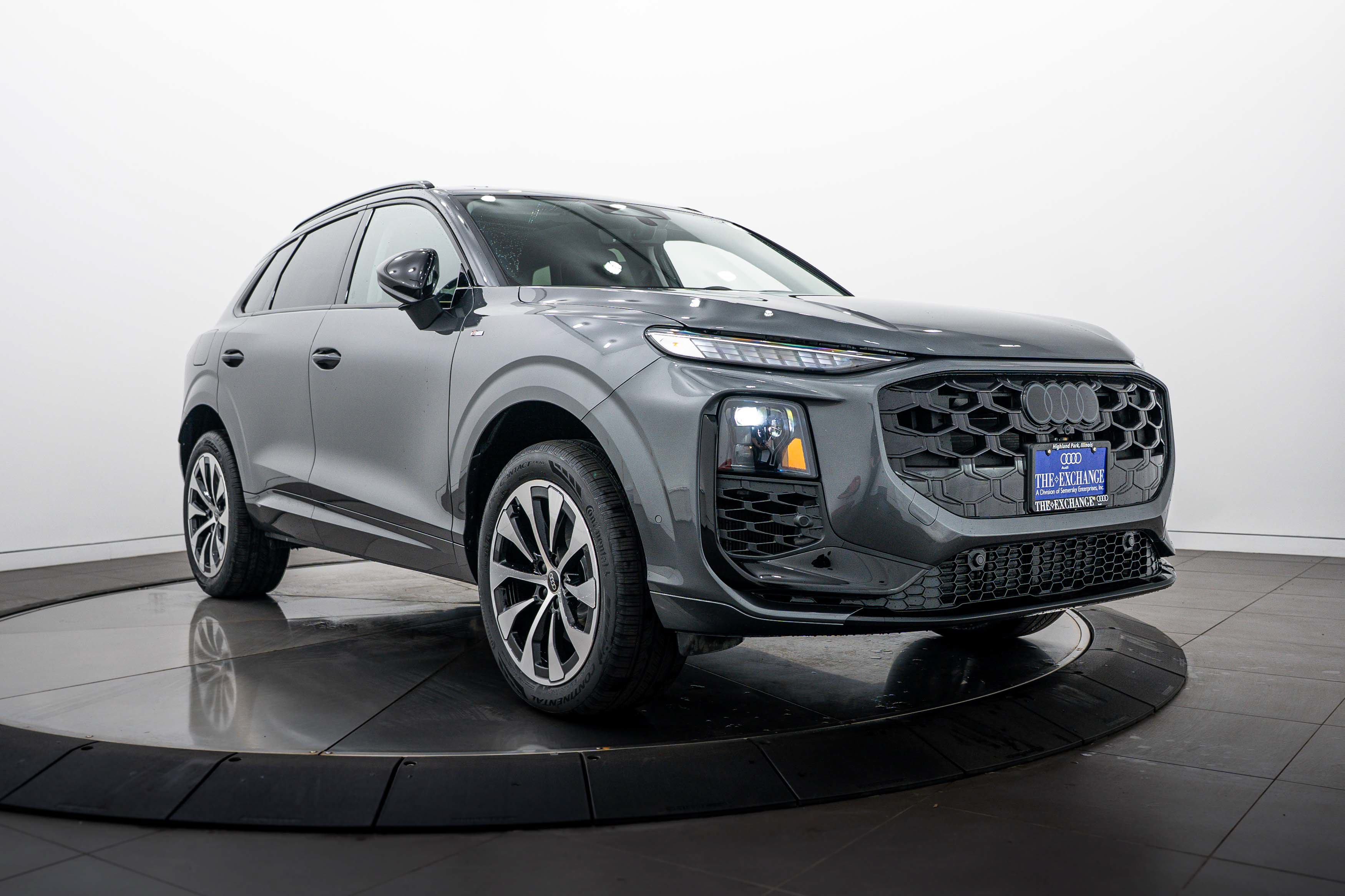 New 2026 Audi Q3 quattro 2.0T AWD/4WD image 1