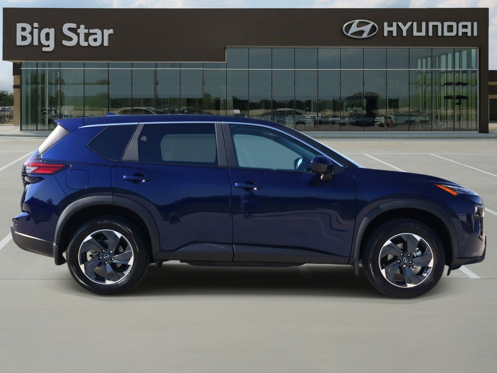 Used 2026 Nissan Rogue SV w/ Cold Weather Package FWD image 5