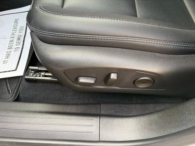 Used 2026 Chevrolet Equinox EV LT w/ Active Safety Package 3 FWD image 10
