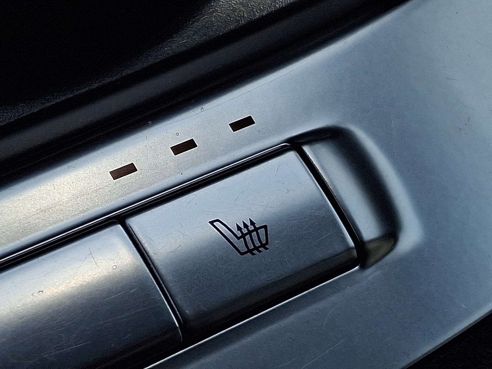 Certified 2025 Kia Carnival EX FWD image 26