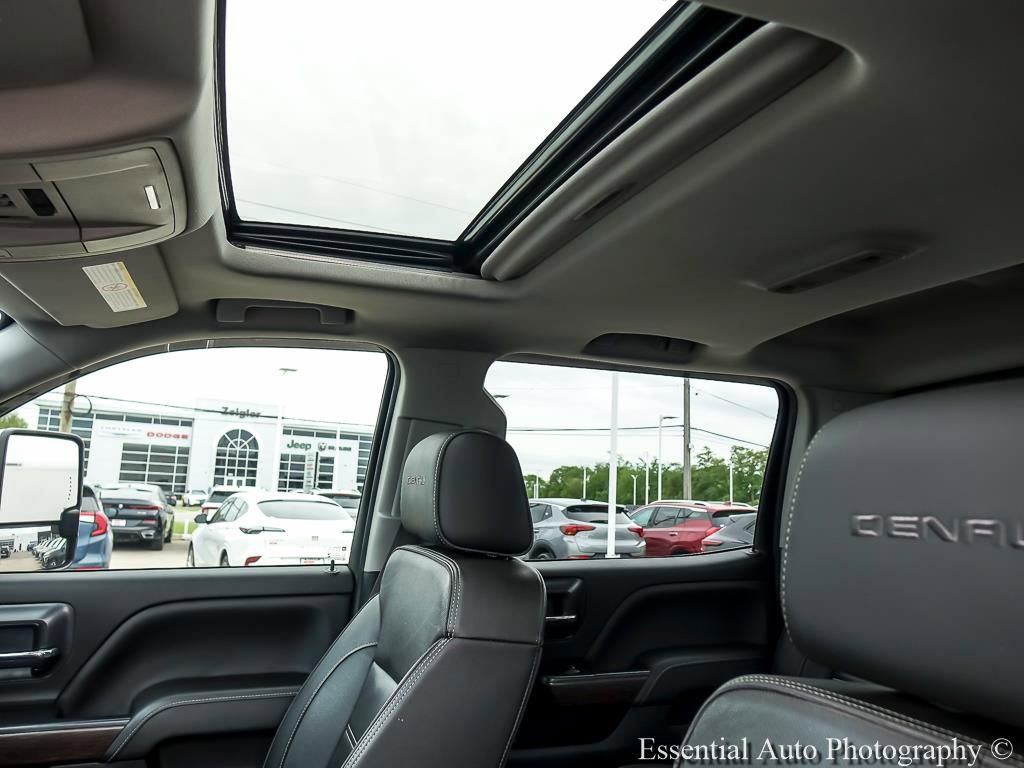 Used 2019 GMC Sierra 2500 Denali w/ Duramax Plus Package AWD/4WD image 12
