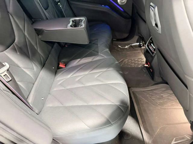 Used 2023 BMW XM AWD/4WD image 33