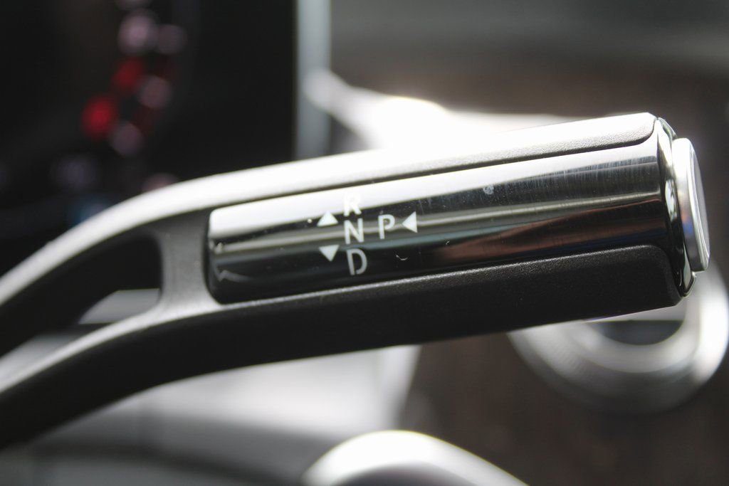 Used 2025 Mercedes-Benz GLC 350e image 36