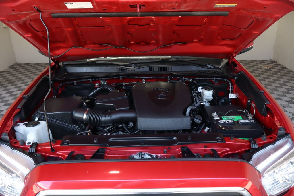 Used 2023 Toyota Tacoma SR5 w/ Technology Package AWD/4WD image 10