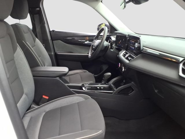 Used 2024 Chevrolet TrailBlazer LS w/ LS Confidence Package FWD image 16