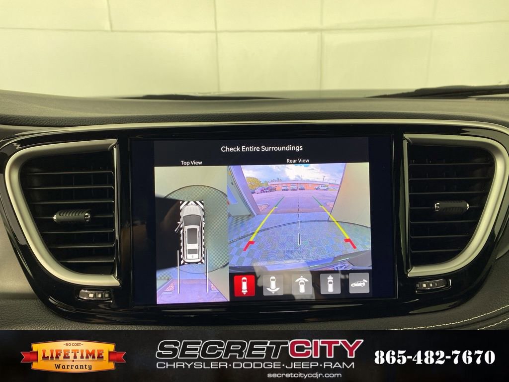 New 2026 Chrysler Pacifica Select w/ S Appearance Package image 24