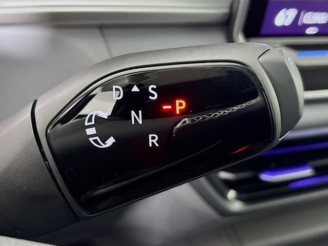 New 2026 Volkswagen Tiguan SE AWD/4WD image 18