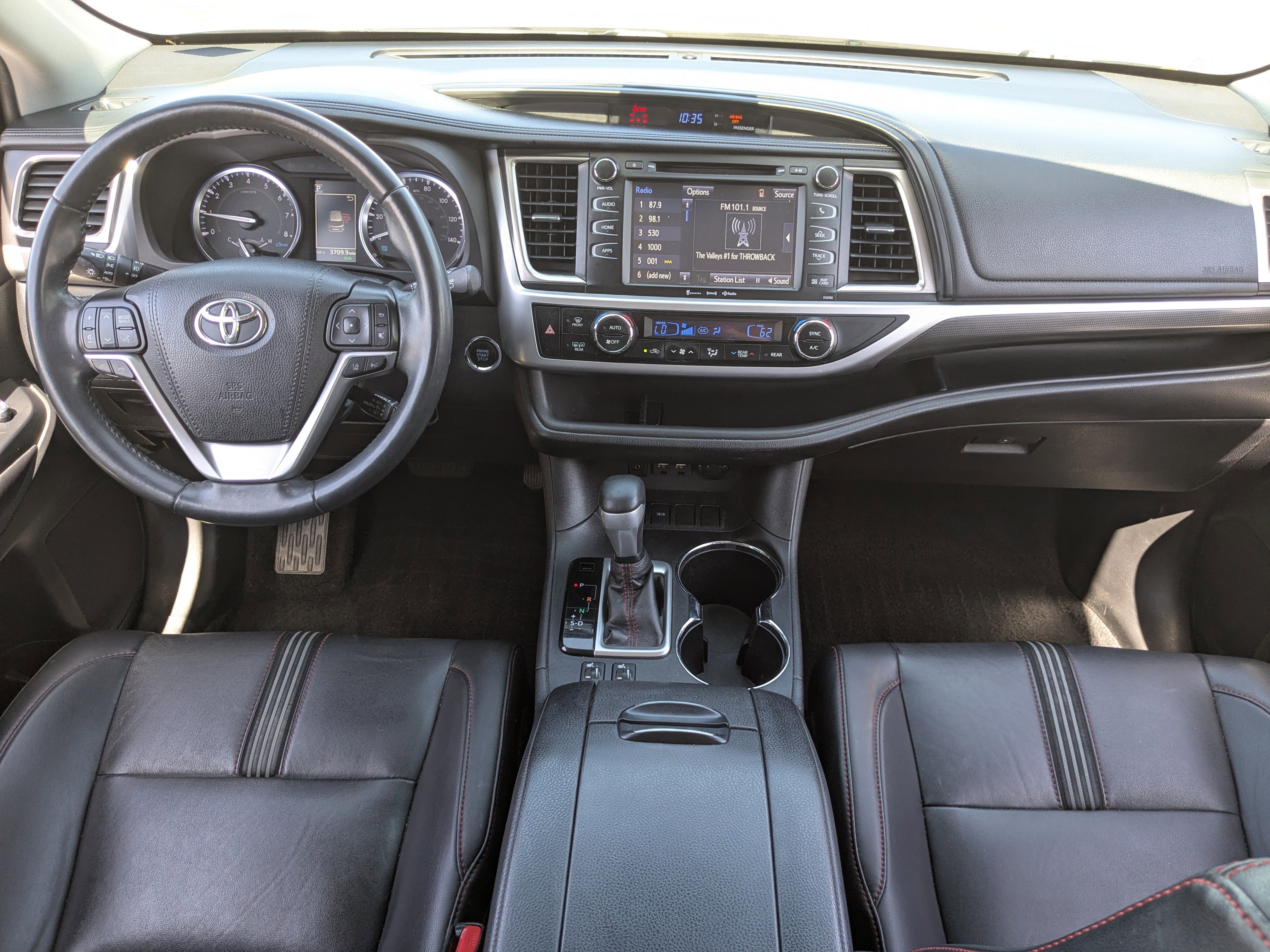 Used 2019 Toyota Highlander SE FWD image 13