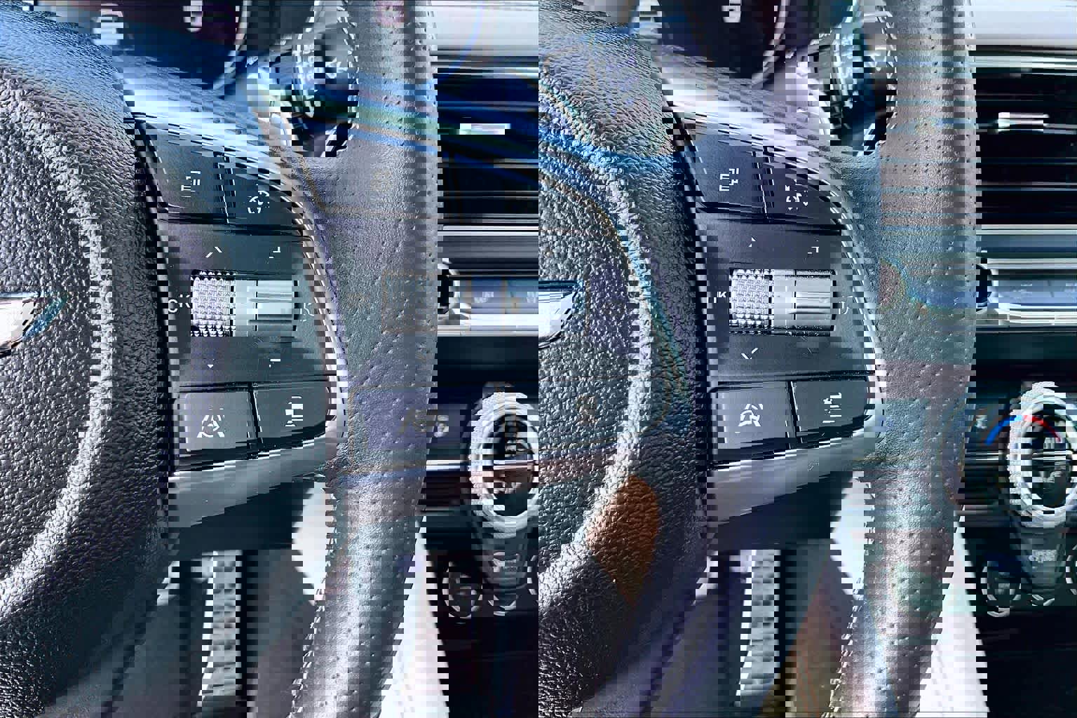 Used 2023 Genesis G70 2.0T w/ Sport Prestige Package image 22